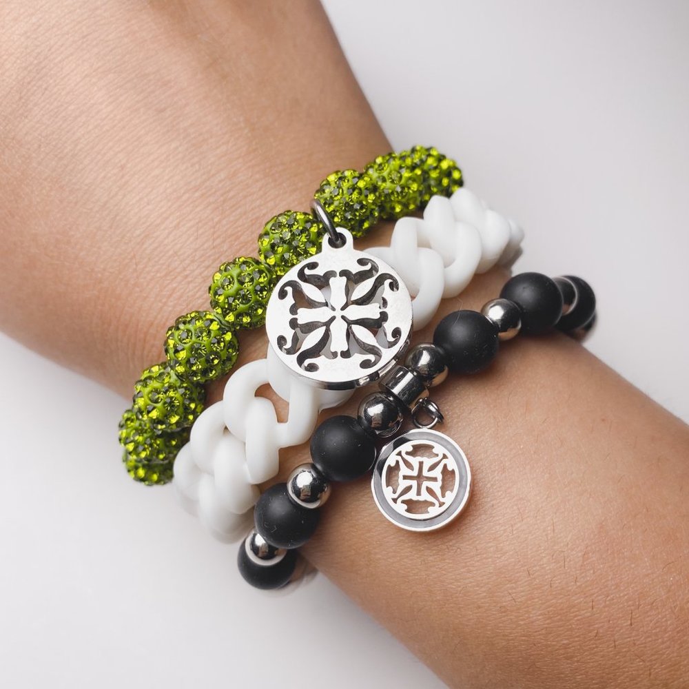 Rustic Cuff Green Rhinestone Rubber Black White Stackable Stretch Bracelet Set - Picture 1 of 11